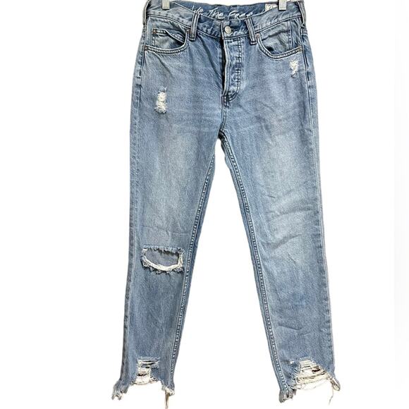 Free People We The Free Mid-Rise Frayed Hem Distressed Light Wash Jeans Size 25